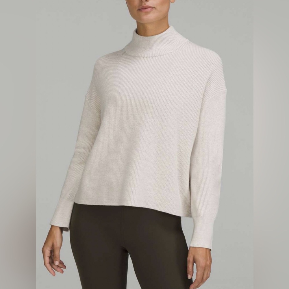 Lululemon Merino Wool-Blend Ribbed Turtleneck Sweater Heathered Beige Ivory